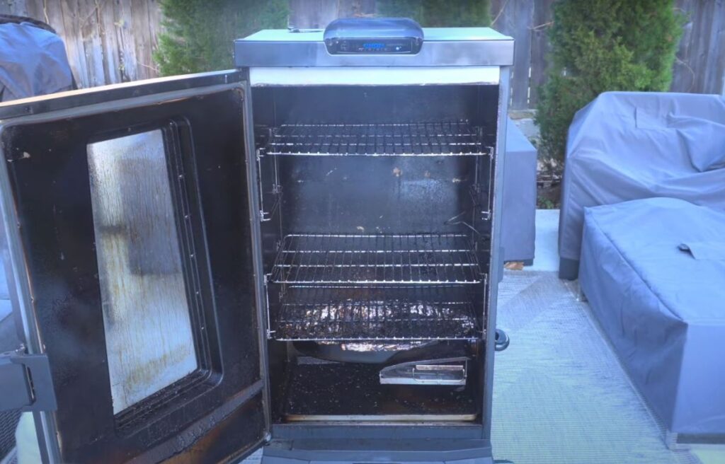 Cooking capacity of an electric smoker