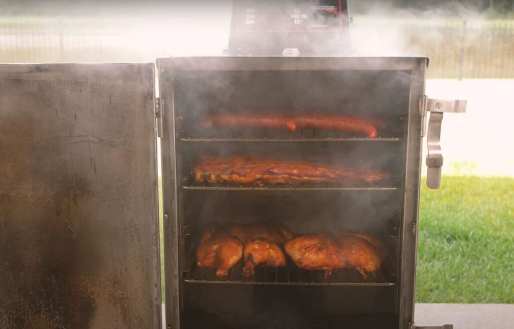 Cooking area of a vertical smoker