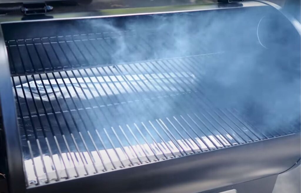 Smoke production in a pellet grill
