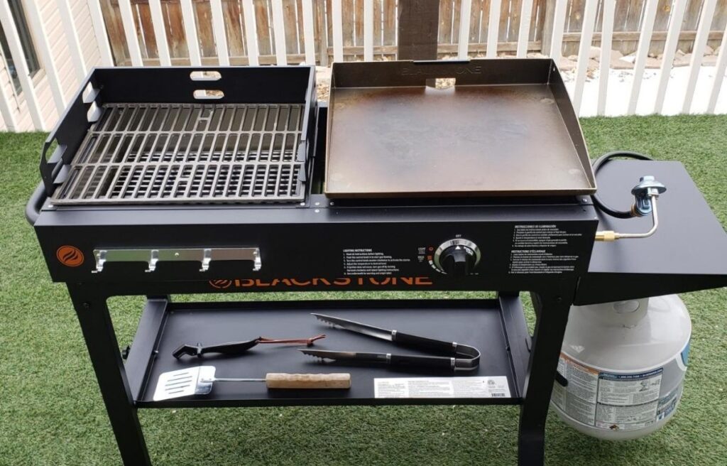 Blackstone 1819 Griddle and Charcoal Combo