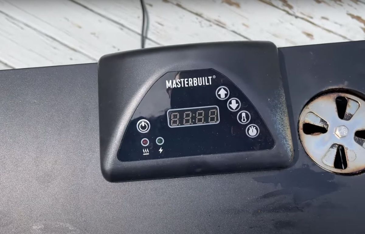 Digital control panel and top vents of Masterbuilt electric smoker