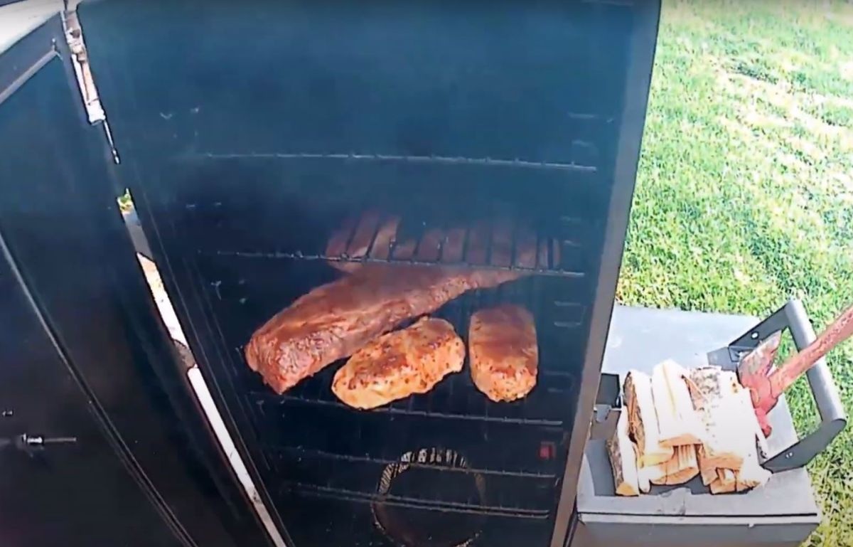 Smoking ribs in the Dyna Glo Vertical Offset Smoker