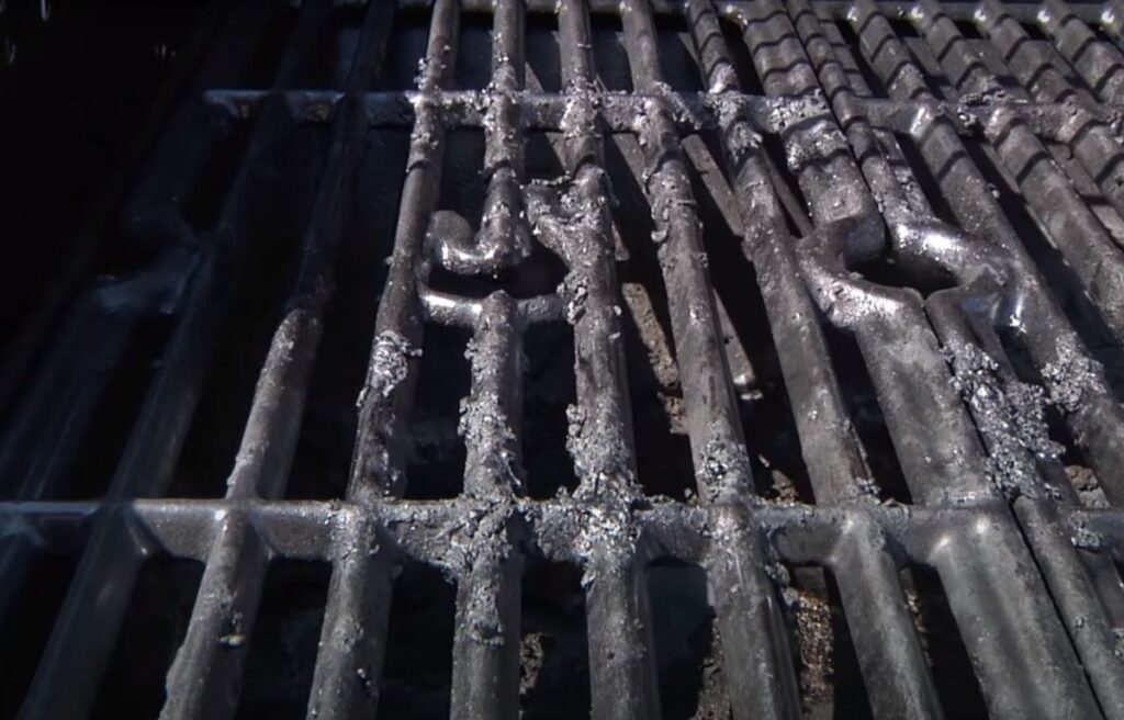 How to clean an infrared grill