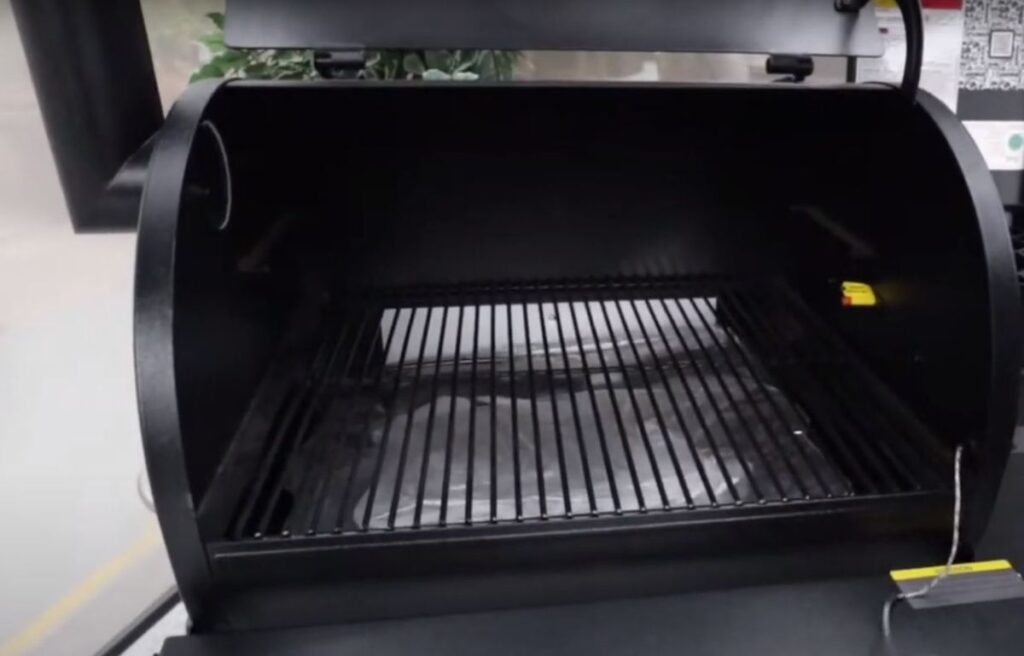 Construction of Pro 575 Grill