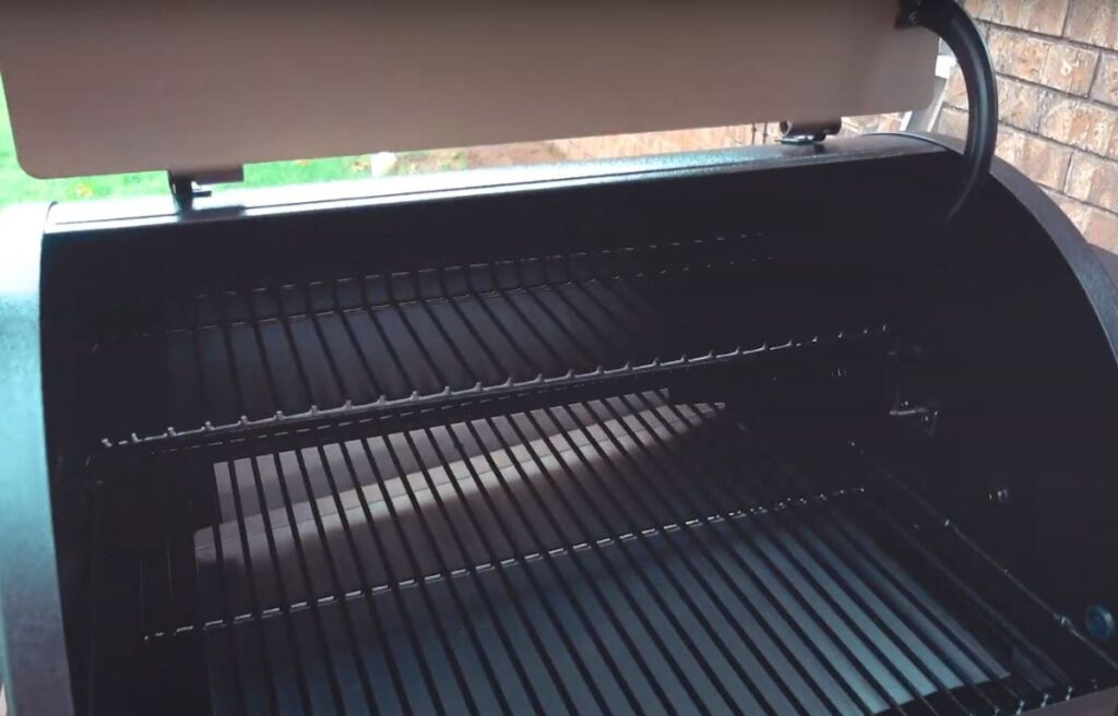 Cooking area of Pro 575 Pellet Grill